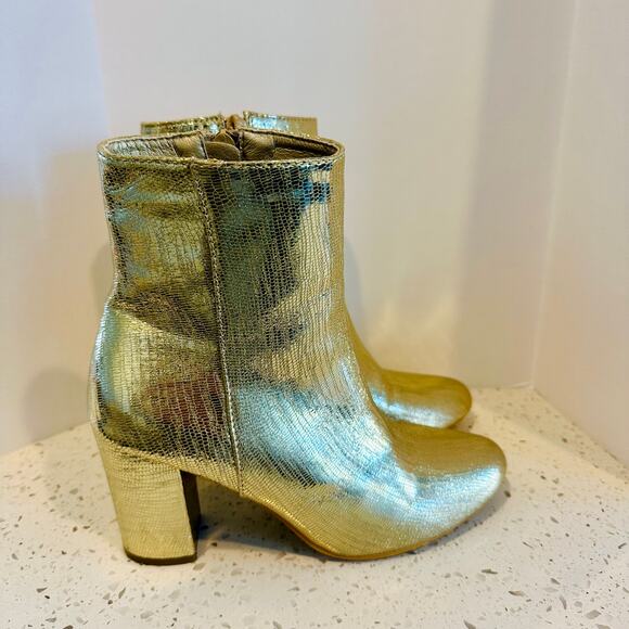Camel Toes brand Women's Gold Ankle Boots Size 6 EUC - Picture 4 of 7